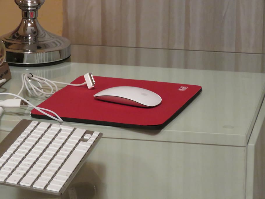 mac, mouse, keyboard, computing, table, red, technology, indoors HD wallpaper