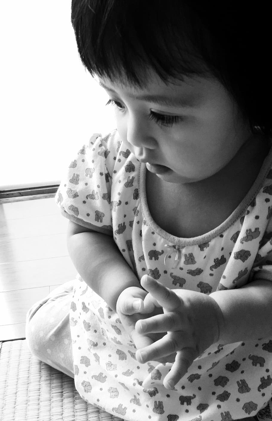 black white, thought, child, real people, childhood, one person HD wallpaper