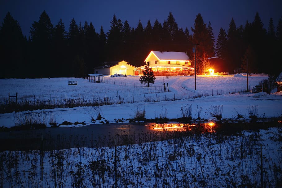 snow covered house during night time, snow covered house under nighttime sky HD wallpaper