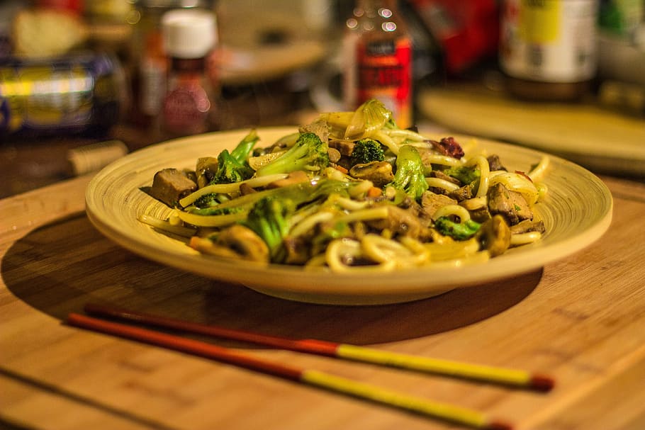 udon, wok, bamboo, food and drink, freshness, plate, ready-to-eat HD wallpaper