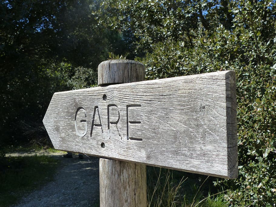 panel, wood, timber panel, station, engraving, text, communication HD wallpaper