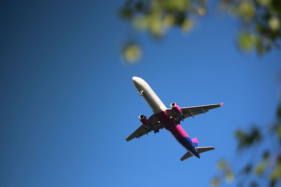 the plane, landing, spring, sky, flight, the height of the HD wallpaper