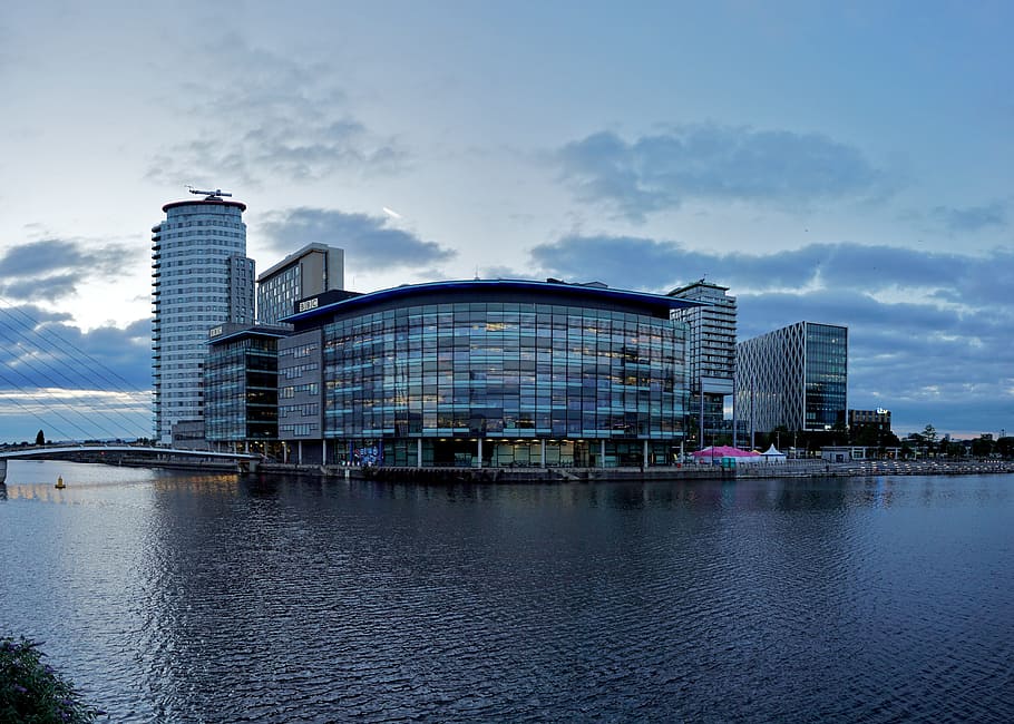water, buildings, bridge, architecture, daylight, design, futuristic HD wallpaper