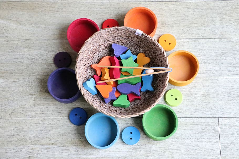 round brown wicker basket with multicolored shape toys, shapes HD wallpaper