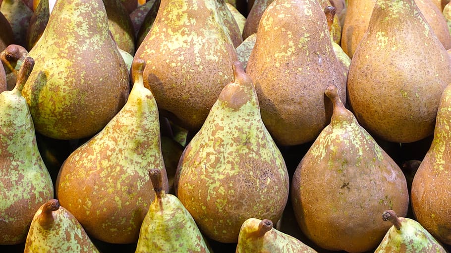 pears, pera conference, fruit stand, market, food and drink