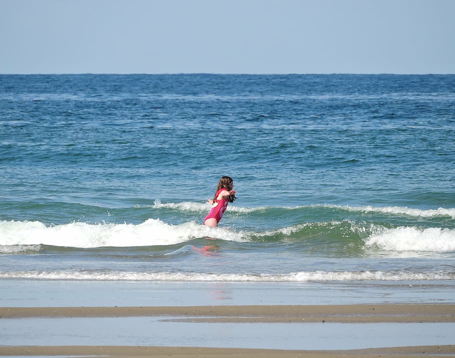beach, surf, ocean, summer, sea, water, waves, fun, girl, beach fun HD wallpaper