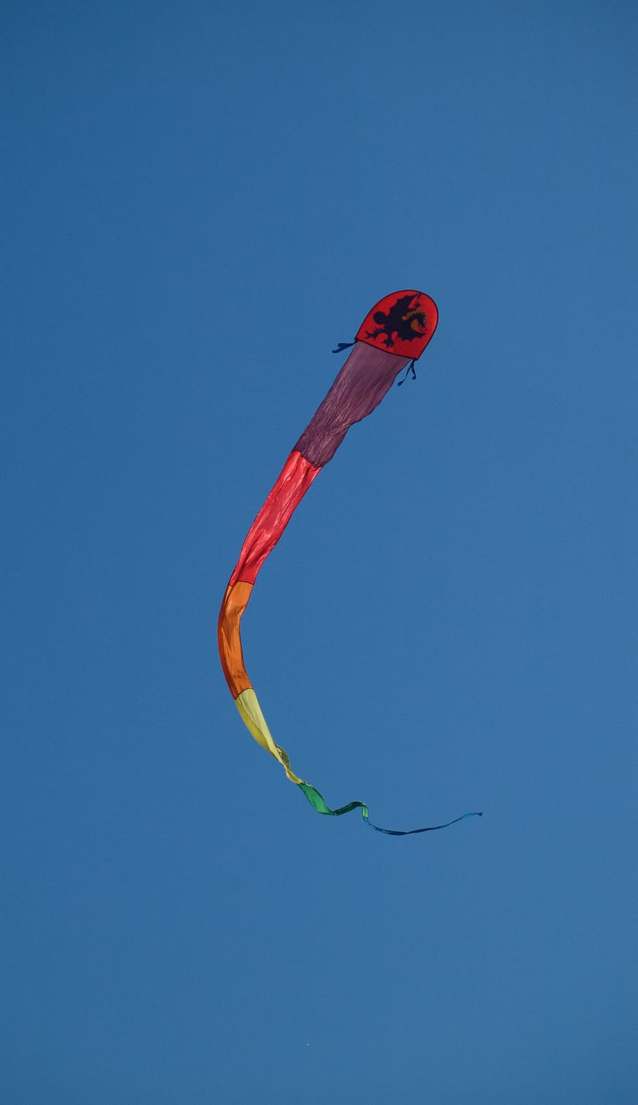 kite, sky, fly, flying, wind, recreation, blue, outdoors, clear sky HD wallpaper