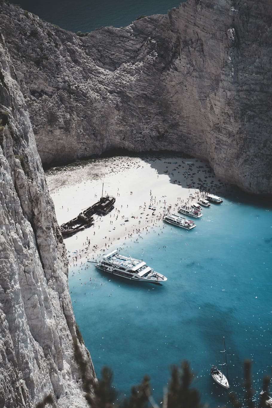 Sinking Ship, Greece, white boat docked near beach, landscape, HD wallpaper