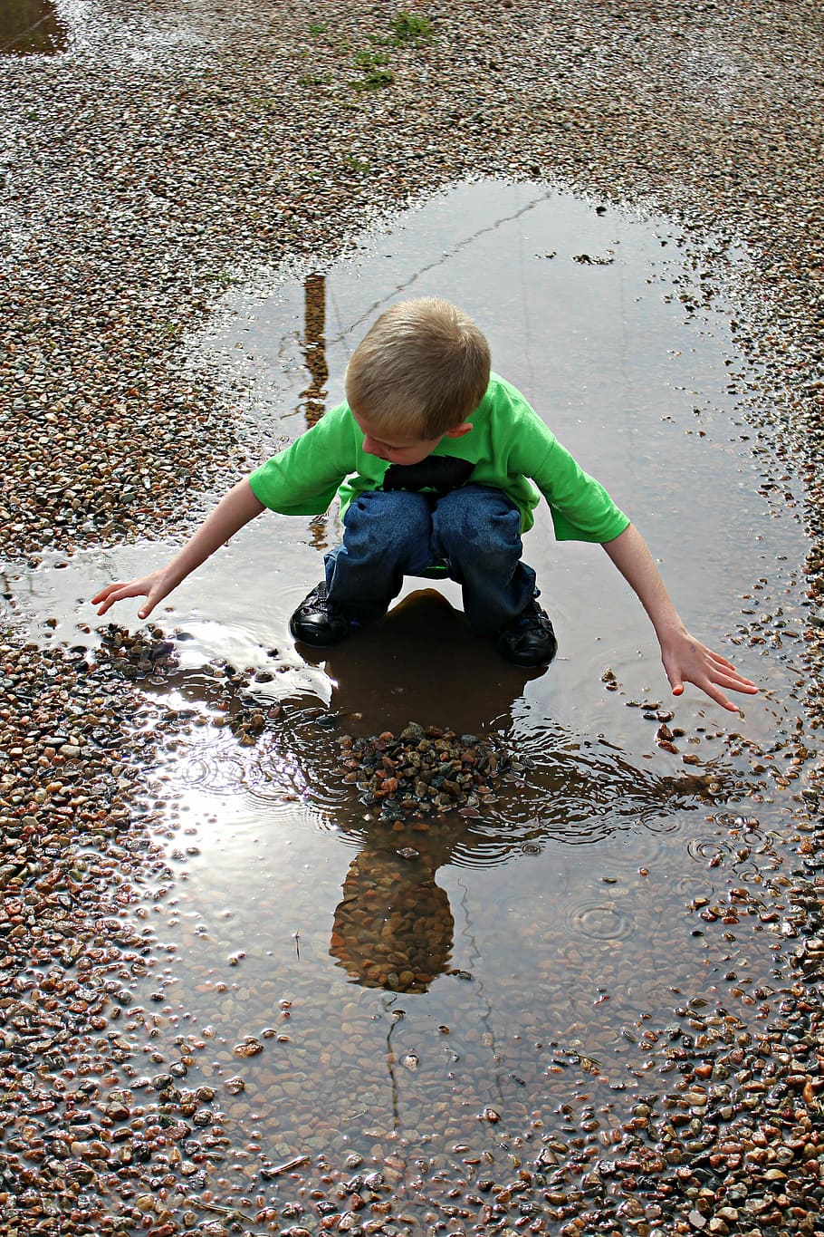 puddle, reflection, water, rain, rocks, dirty, boy, caucasian HD wallpaper