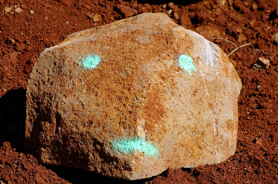 boulder, rock, face, graffiti, close-up, no people, solid, rock - object HD wallpaper