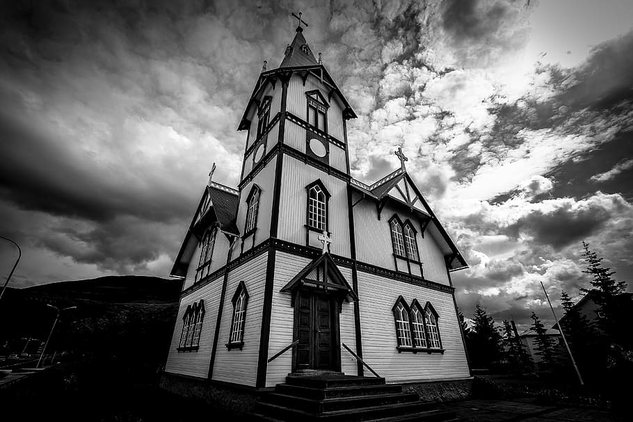 grayscale photography of house, grayscale photo of cathedral HD wallpaper