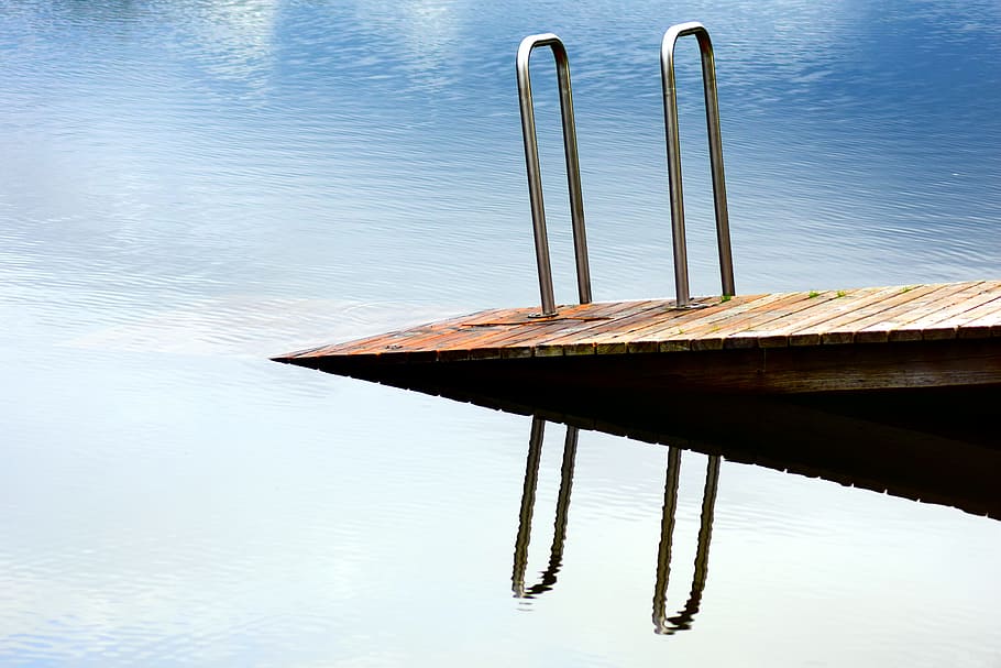 brown wooden sea dock near body of water at daytime, web, jetty HD wallpaper