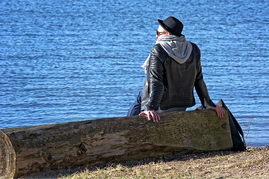 person, individually, man, sitting, lake, alone, look, wait HD wallpaper