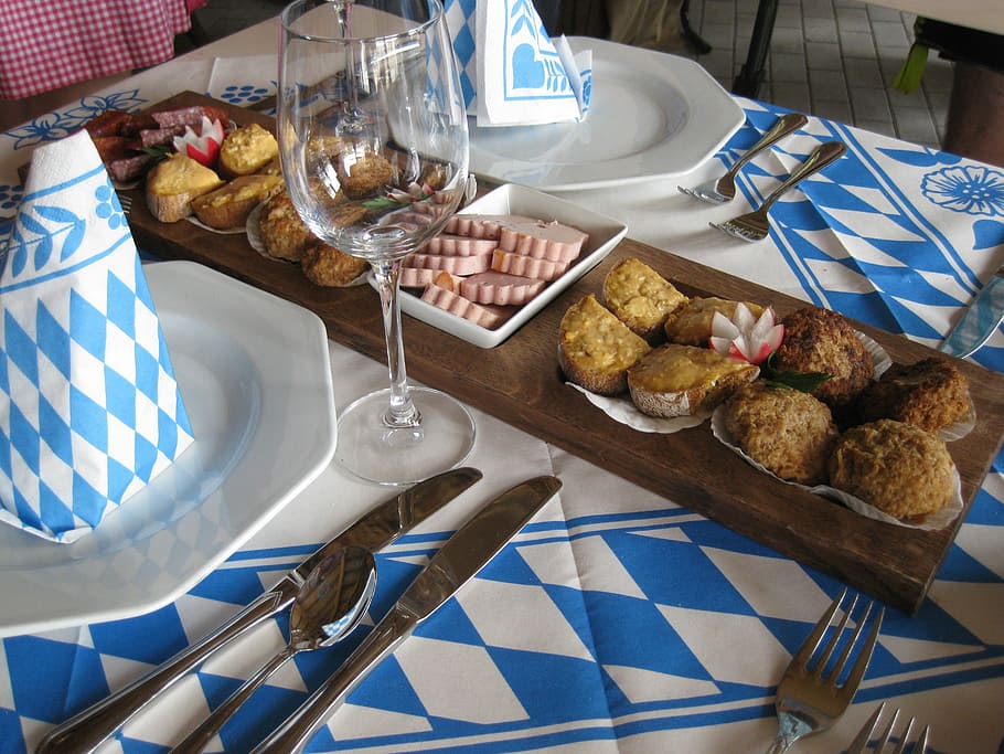 Snack, Bavarian, Eat, food and drink, plate, tablecloth, checked pattern HD wallpaper