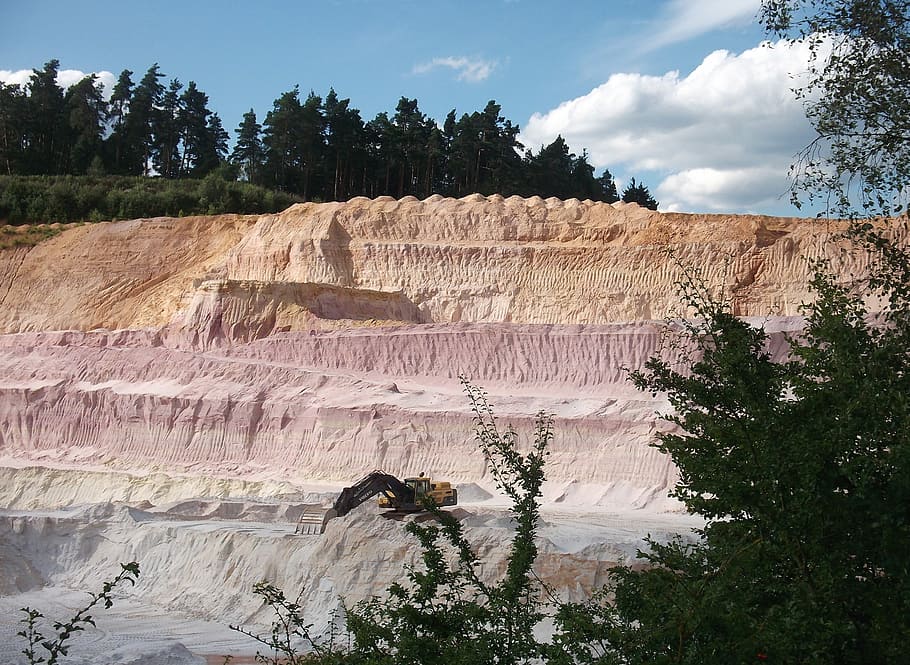 sandpit, open pit mining, color layers, removal, excavators HD wallpaper