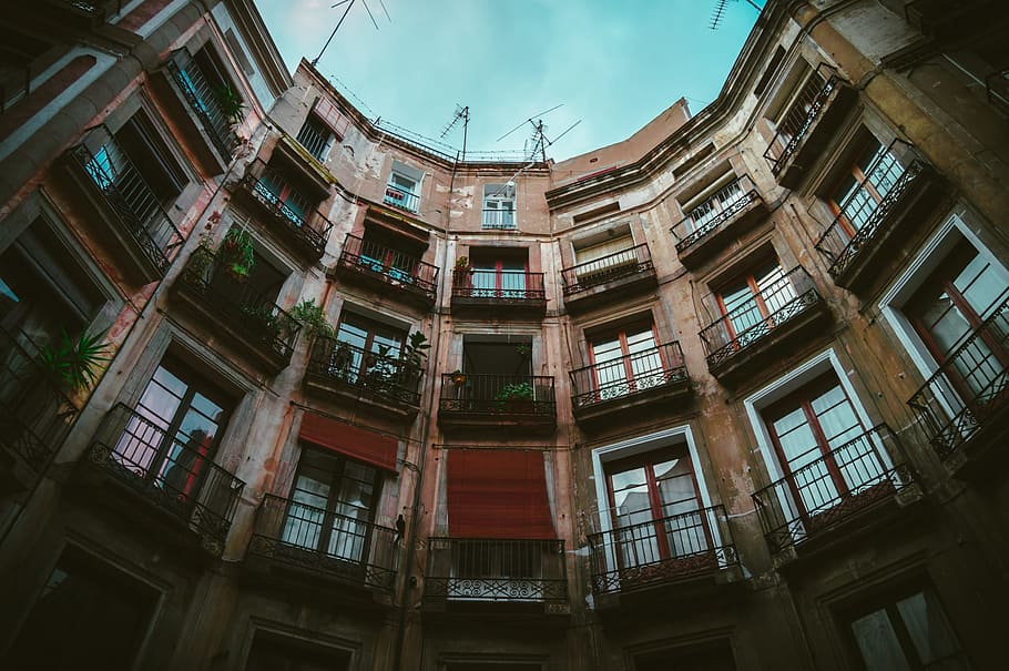 worm's eye view photography of building, building with antennas HD wallpaper