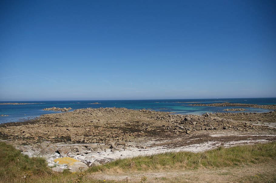 seaside, beach, sandy beach, brittany, water, land, horizon over water HD wallpaper