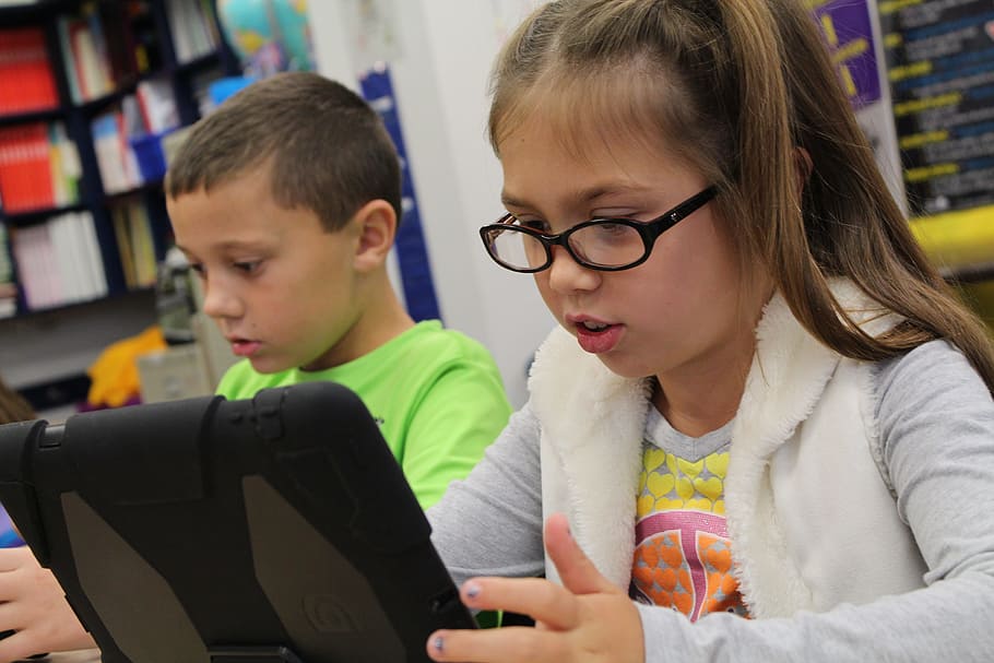 girl in gray top holing tablet, ipad, technology, computer technology HD wallpaper