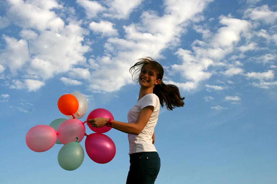 girl, balloons, bounce, sky, cloud, cloud - sky, one person, HD wallpaper