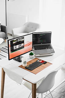 black flat screen computer monitor and laptop on table, flat screen computer monitor HD wallpaper