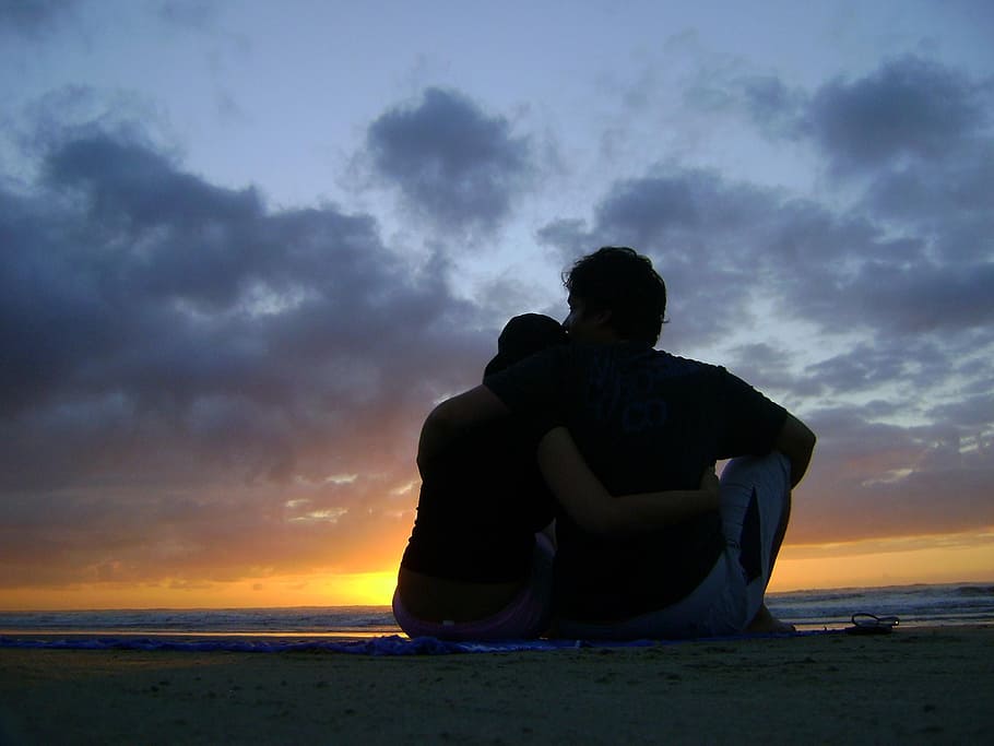 silhoutte of man and woman during the horizon, couple, together HD wallpaper