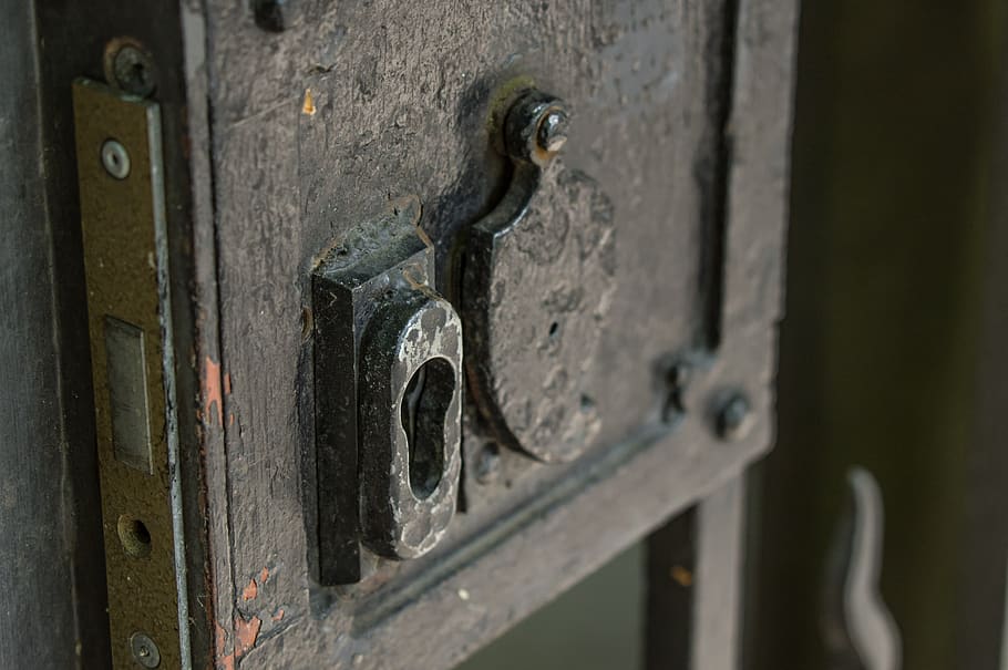 door, door lock, close, input, iron, old, metal, old door, rusty HD wallpaper