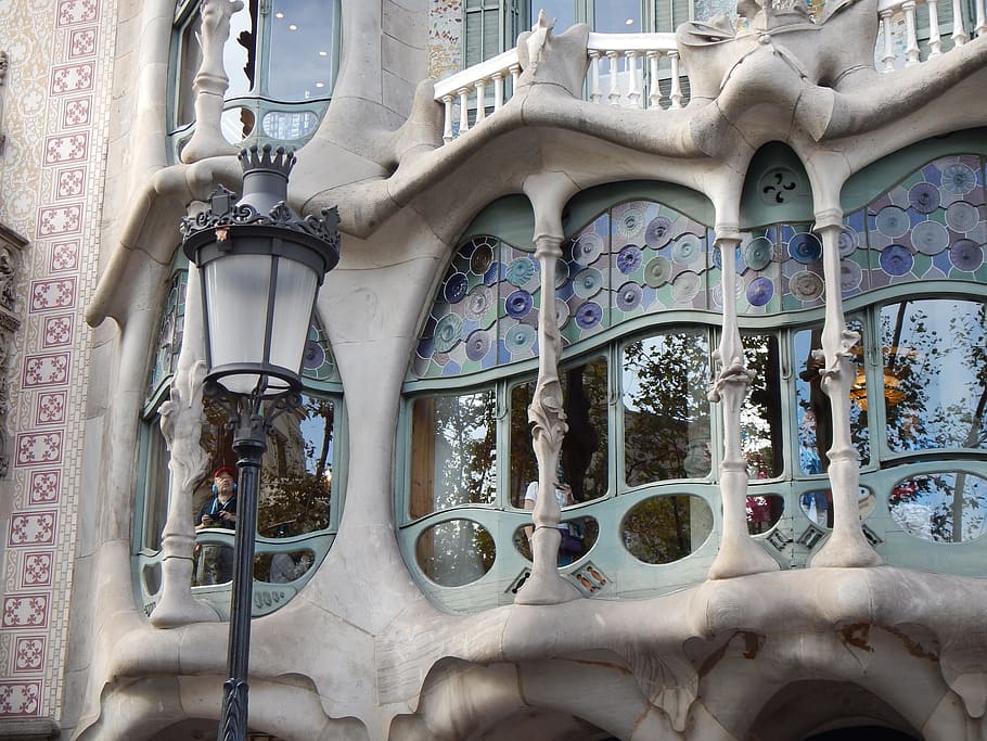 Batllo House, Stained-Glass Window, barcelona, antoni gaudi, architecture