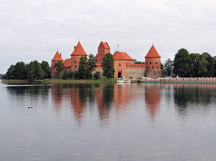 trakai, castle, brick, architecture, lake dusia, gateway, monument HD wallpaper