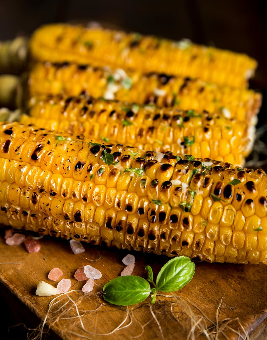 four grilled corn on top of brown wooden table, food, vegetable HD wallpaper