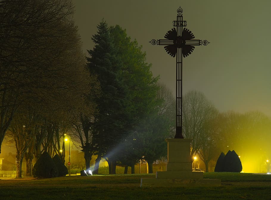cross, night, shadow, lighting, calvary, tree, plant, illuminated HD wallpaper