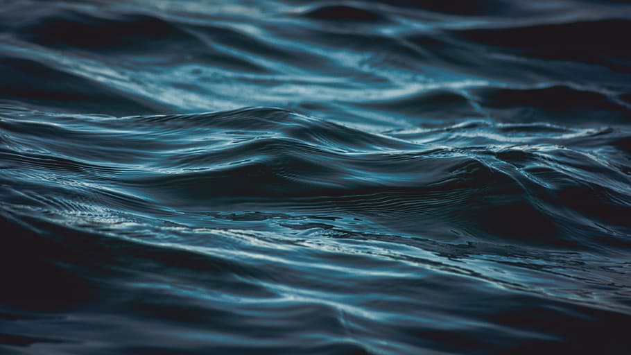 water ripples photo, shallow focus photography of body of water waves HD wallpaper