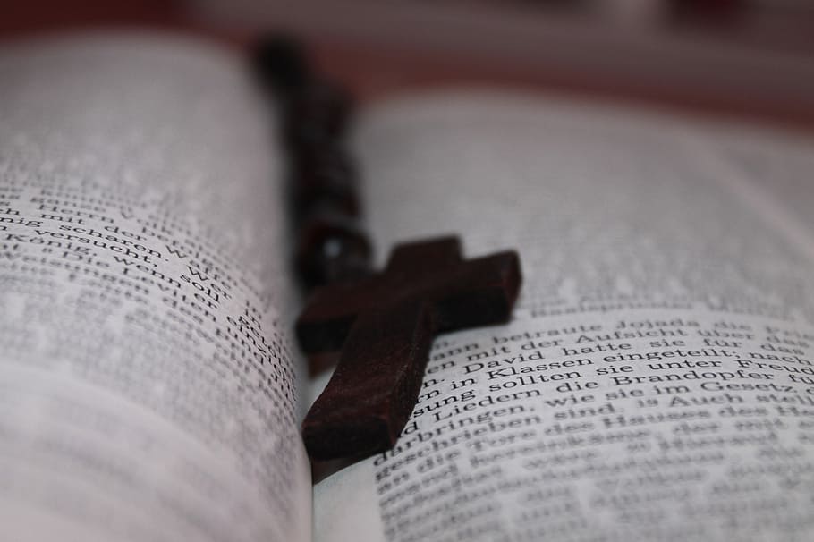 book, bible, cross, rosary, christianity, the holy book, religion, HD wallpaper