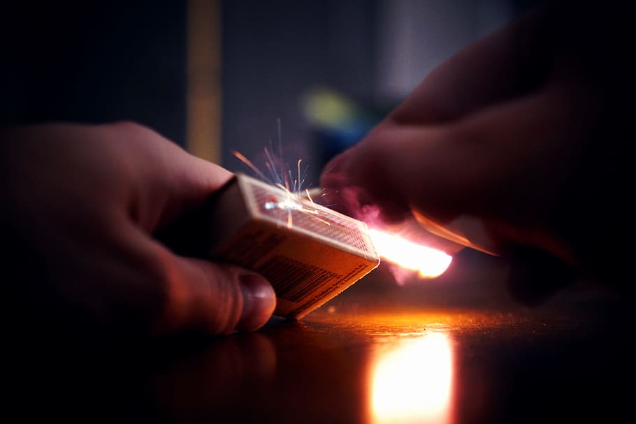 light, hands, dark, evening, blur, danger, flame, flash, heat HD wallpaper