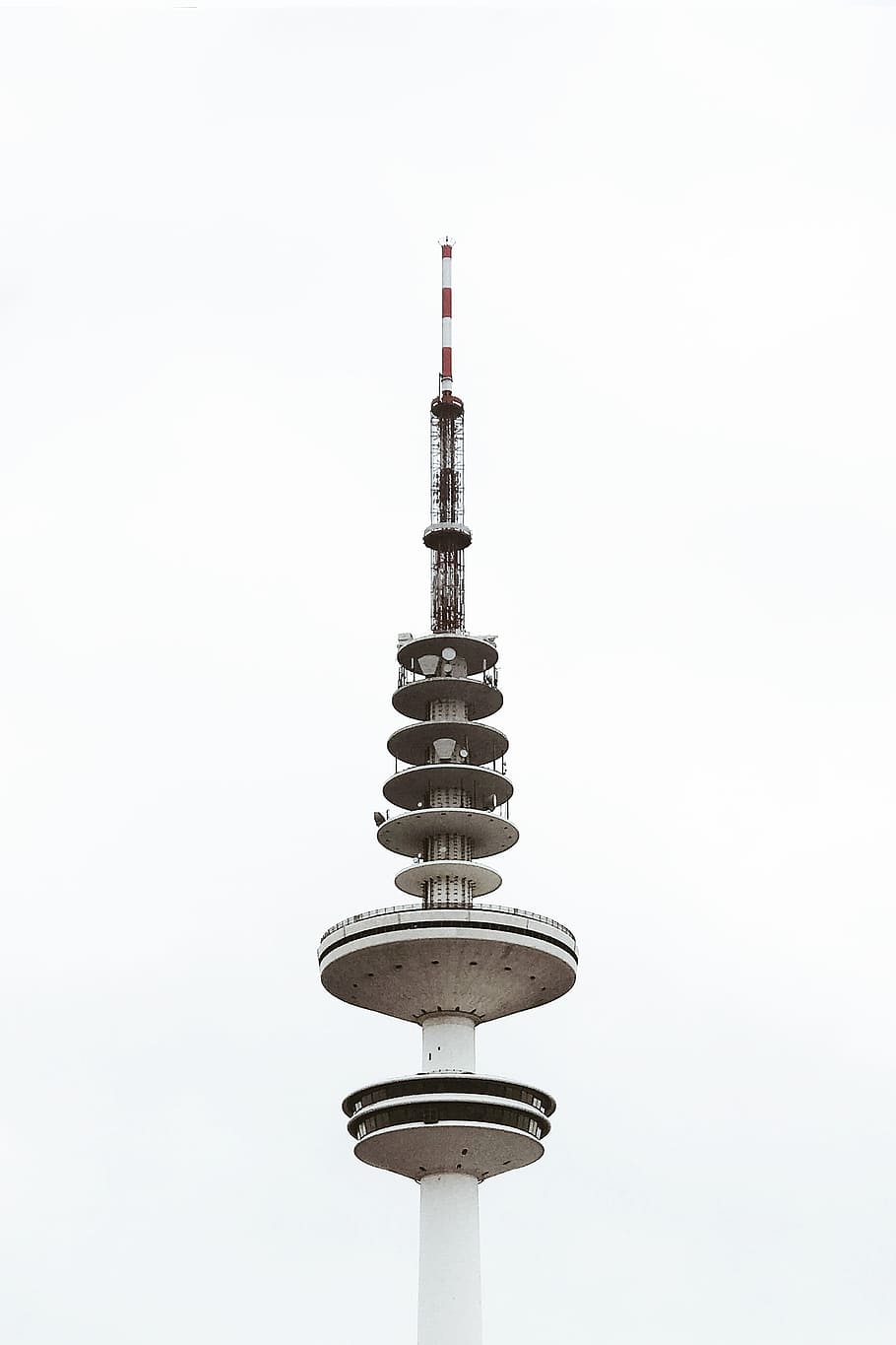 white concrete tower, photography of white high rise building with antenna HD wallpaper