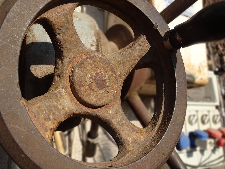 wheel, turn, old, rusty, metal, close-up, no people, focus on foreground HD wallpaper