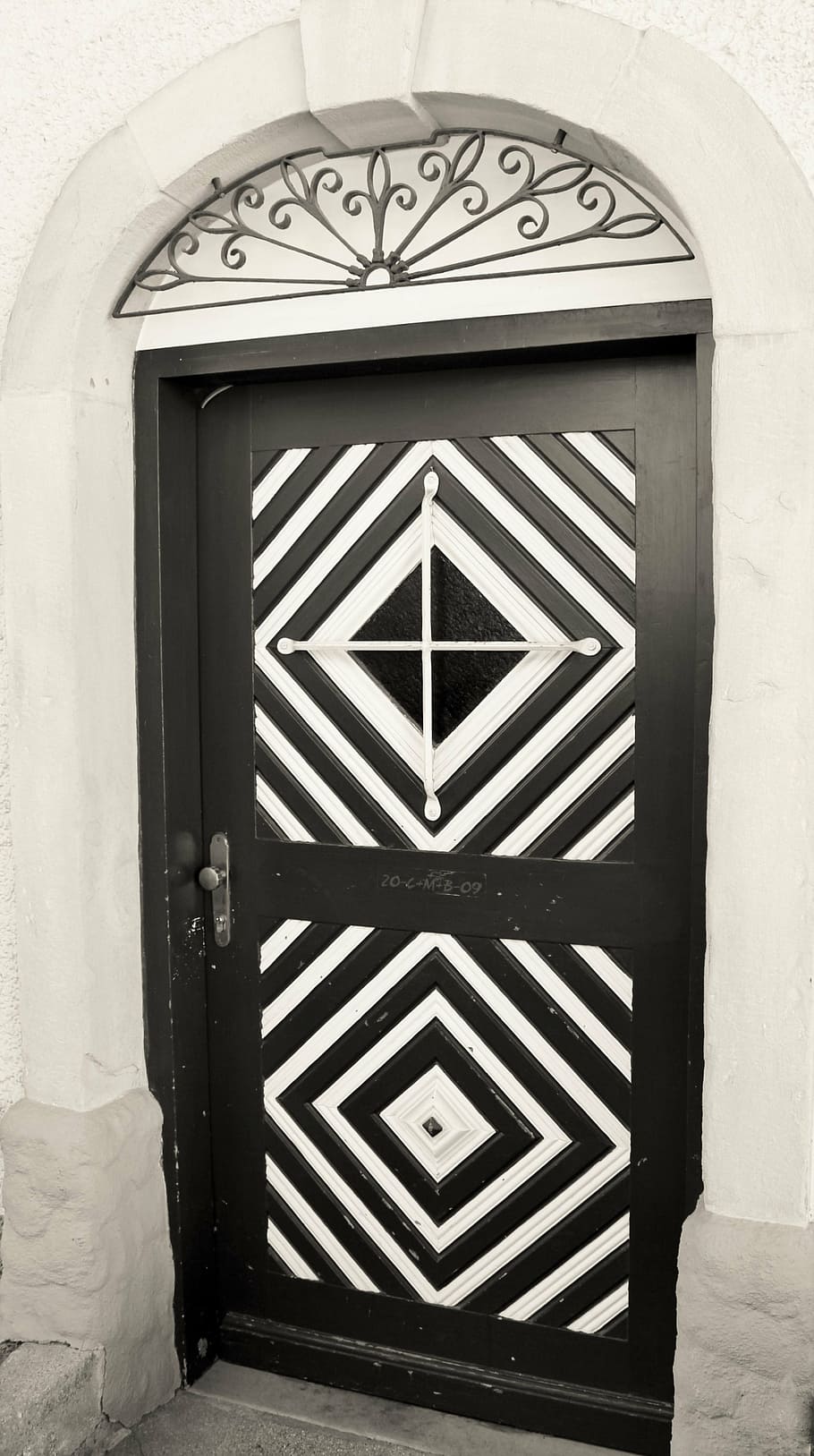 front door, input, enter, come in, old door, architecture, entrance HD wallpaper