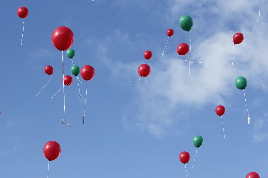 bomas, sky, colors, inflatable, red, green, messages, wishes HD wallpaper