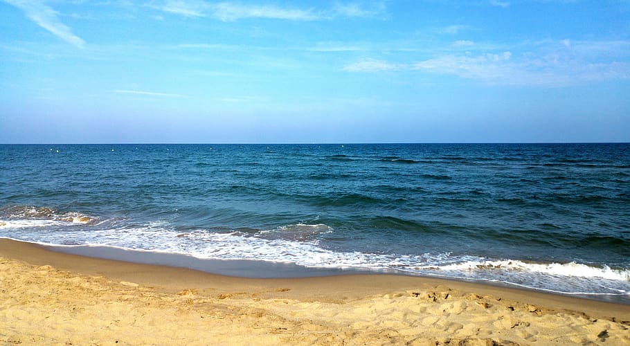 sea, sand, beach, sky, water, land, wave, horizon over water HD wallpaper