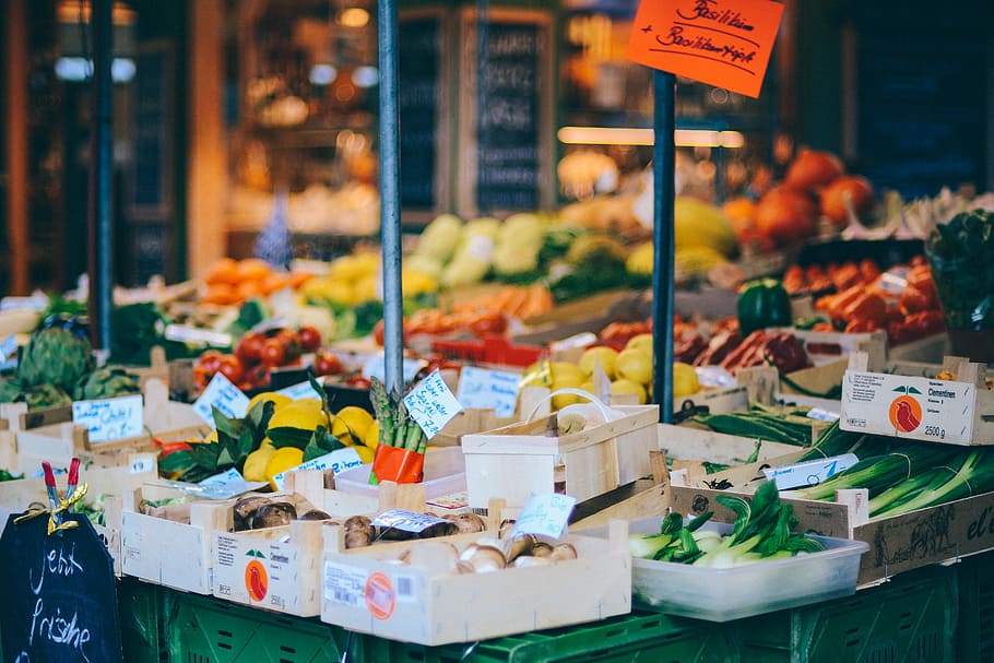 shallow focus photography of produce stand, variety of vegetables on boxes HD wallpaper