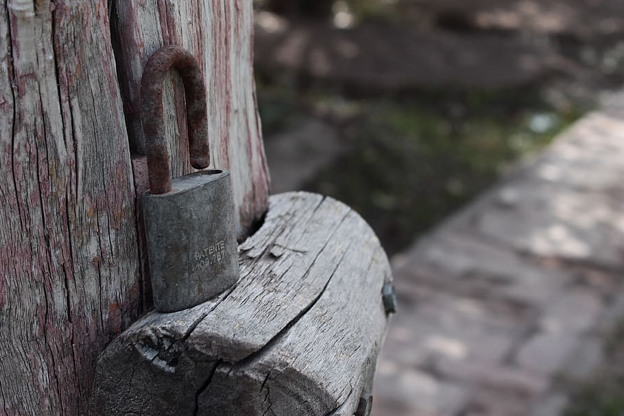 Padlock, Old, Metal, Security, padlocks, wood, texture, oxide HD wallpaper