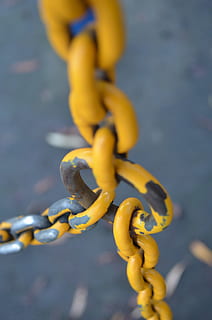 Yellow, Chains, Metallic, Connected, links, flexible, supporting HD wallpaper