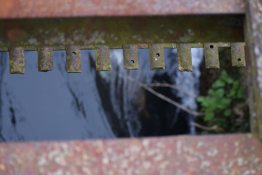 close up, bridge, rust, metal, selective focus, text, no people HD wallpaper
