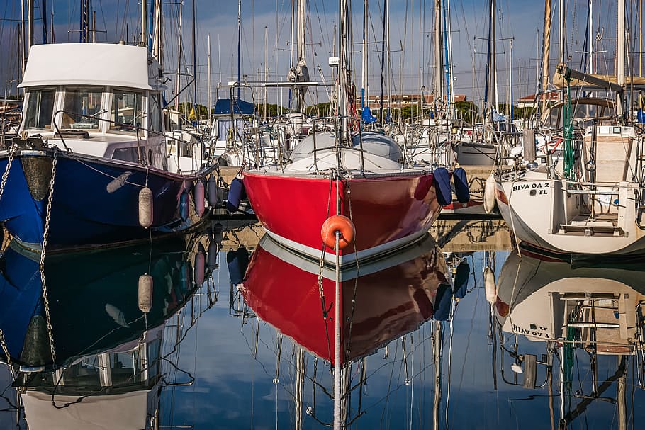 boats on body of water beside boat docks, boot, sail, port HD wallpaper