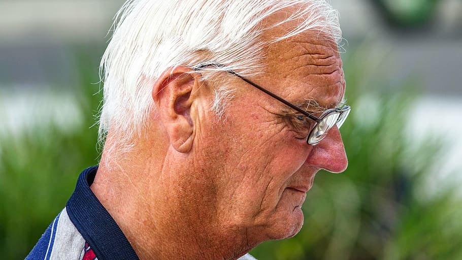 selective focus photo of man wearing eyeglasses, old, old man HD wallpaper