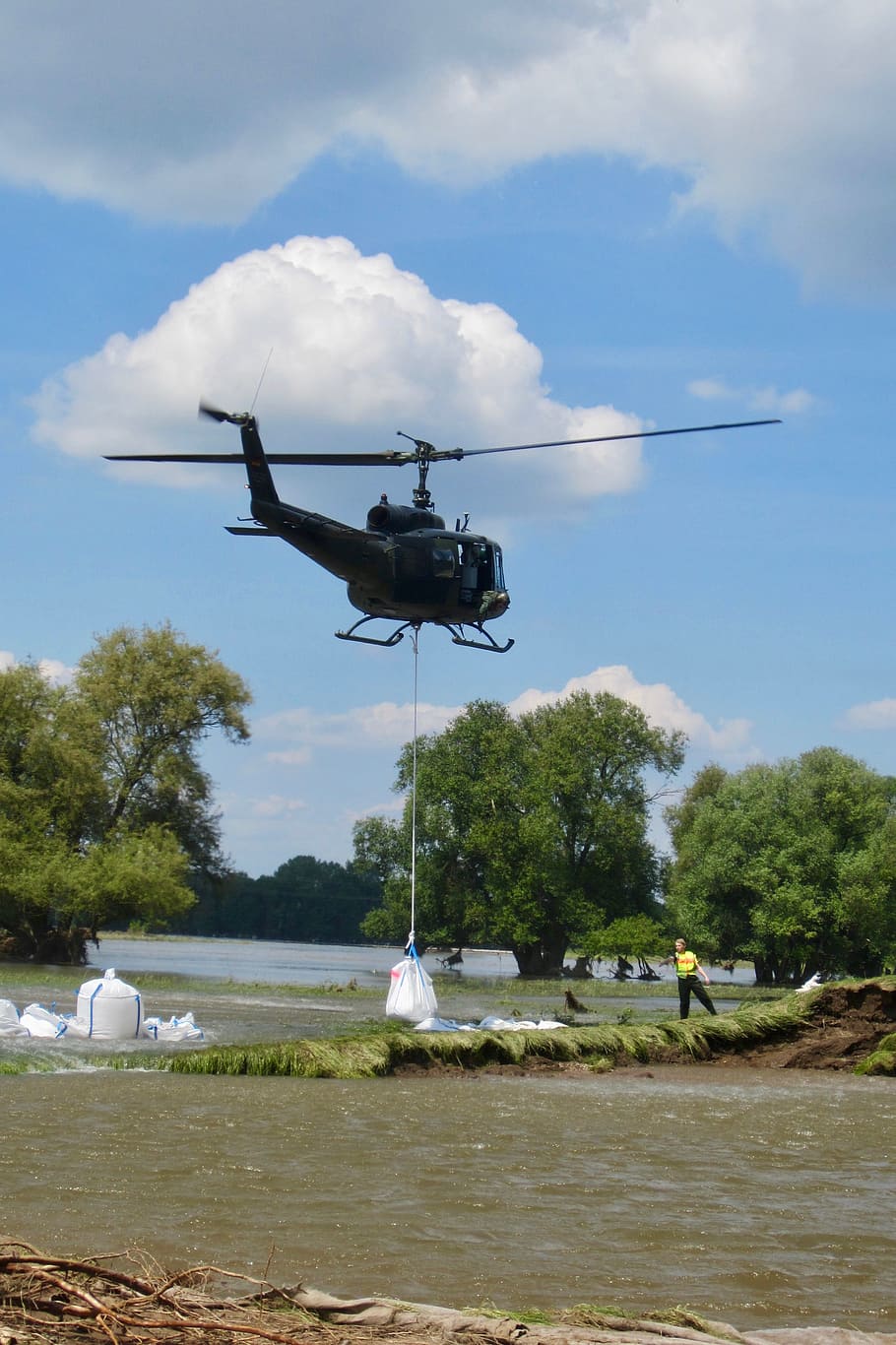 leipzig, trough, helicopter, dike, dike broken, sand bag, high water HD wallpaper