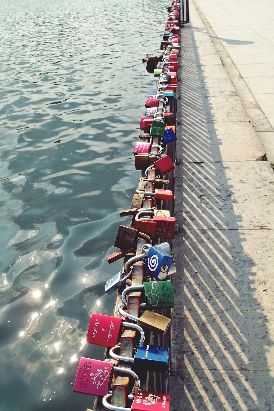 Castles, Grid, Bridge, Padlock, Love, fence, love castle, love locks HD wallpaper