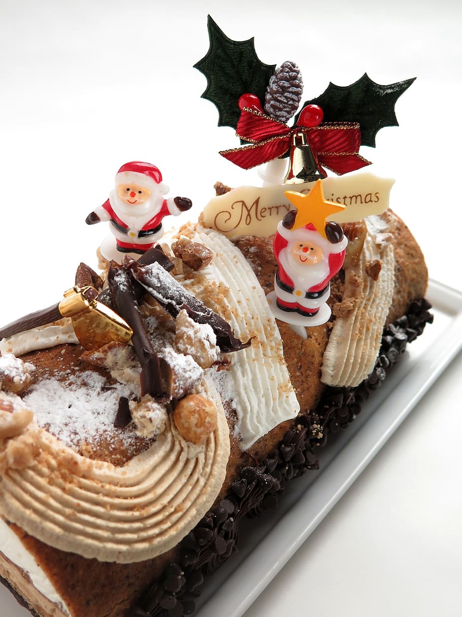 Christmas-themed baked bread with icing, cake, suites, food, santa claus