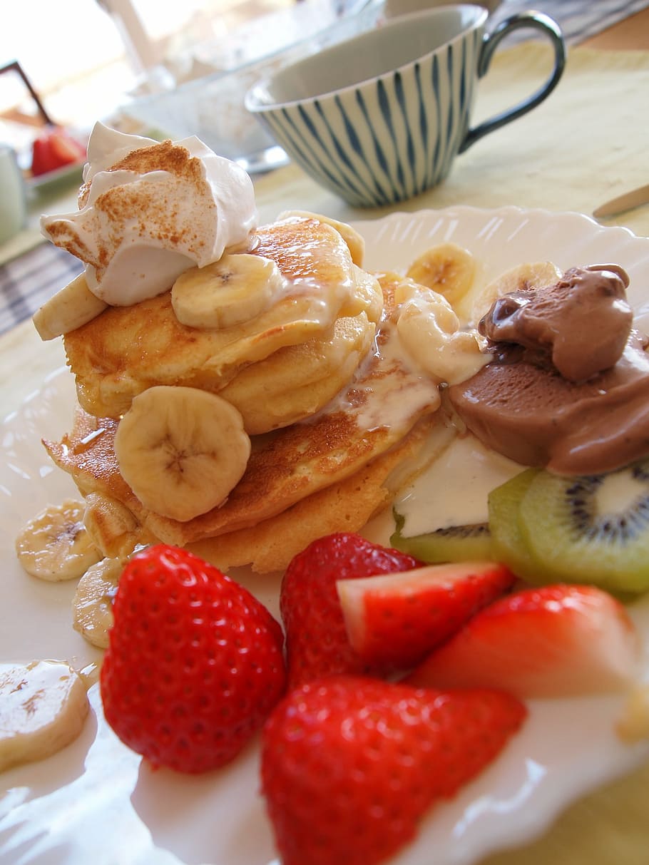 suites, pancake, breakfast, fruit, strawberry, dessert, food HD wallpaper