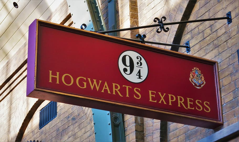 Platform 9 3/4 Hogwarts Express signage, harry potter, track nine nine