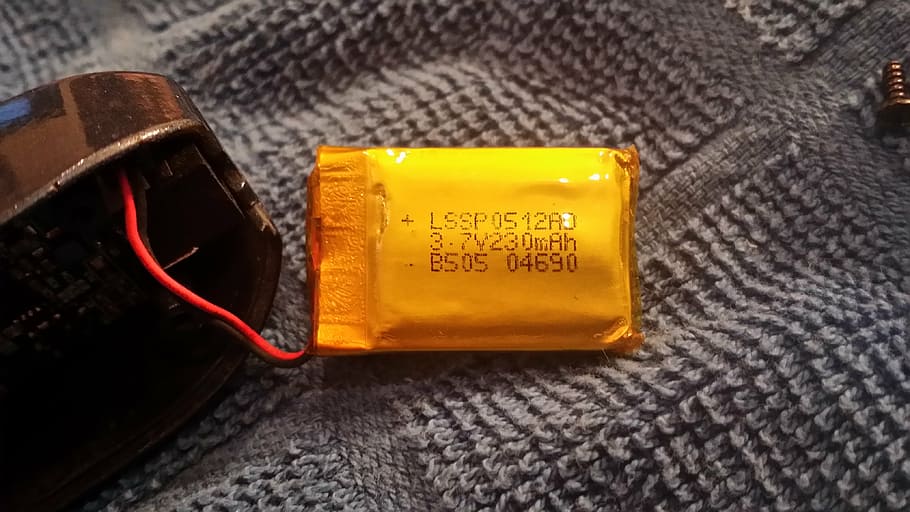 battery, rechargeable battery, lithium polymer battery, yellow